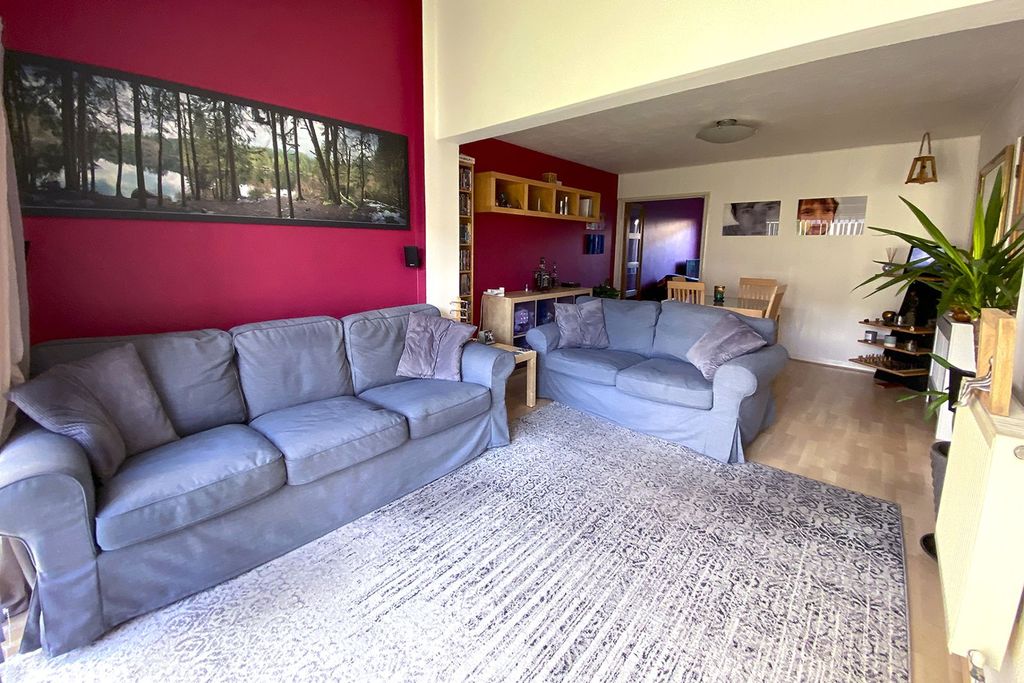 Property photo 2 of 17