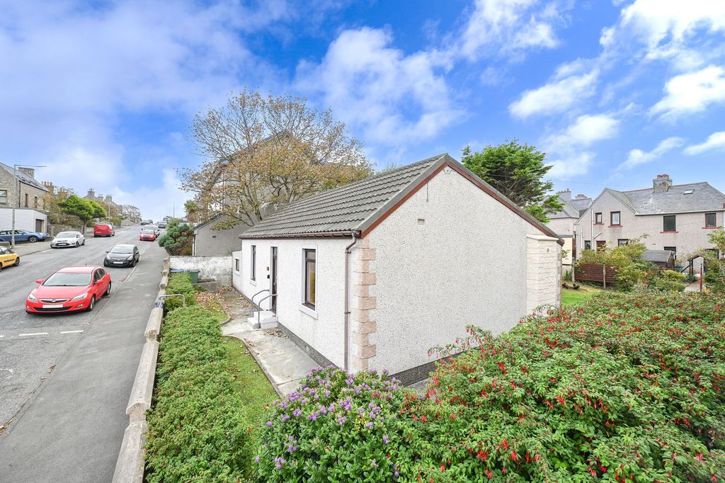 Property photo 2 of 37