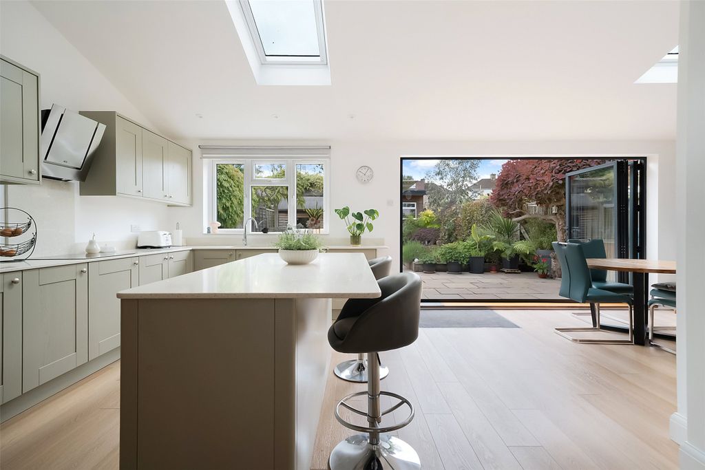 Property photo 1 of 17 Picture No. 27