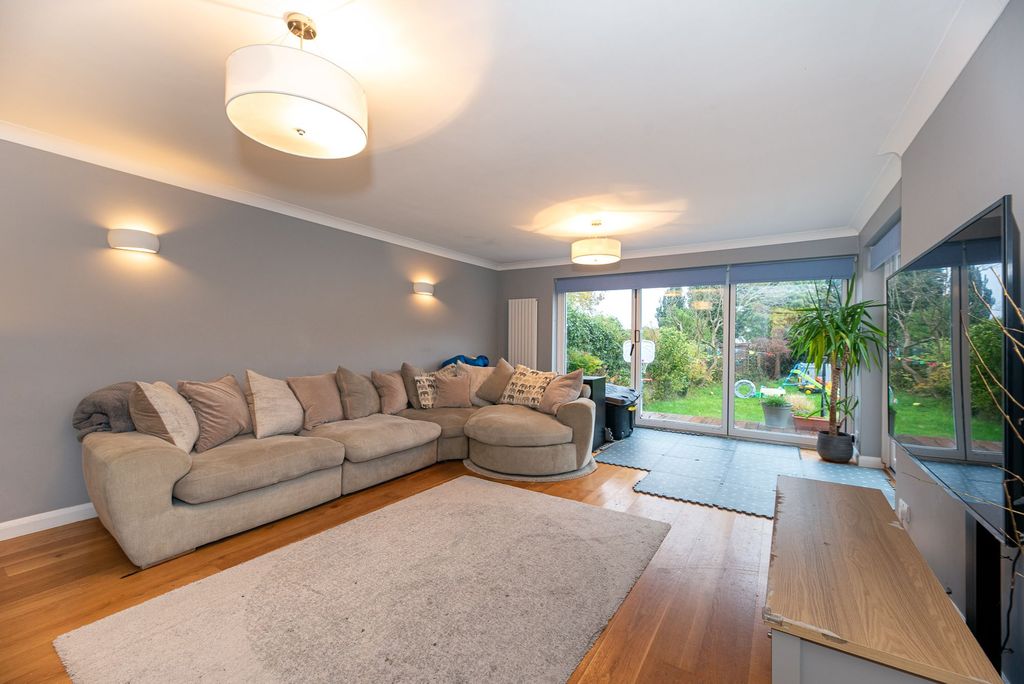 Property photo 2 of 26