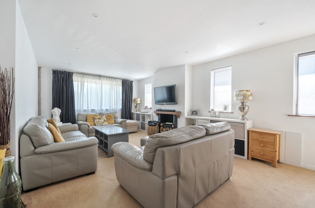 Property photo 2 of 13 1465756-28-6A1099...