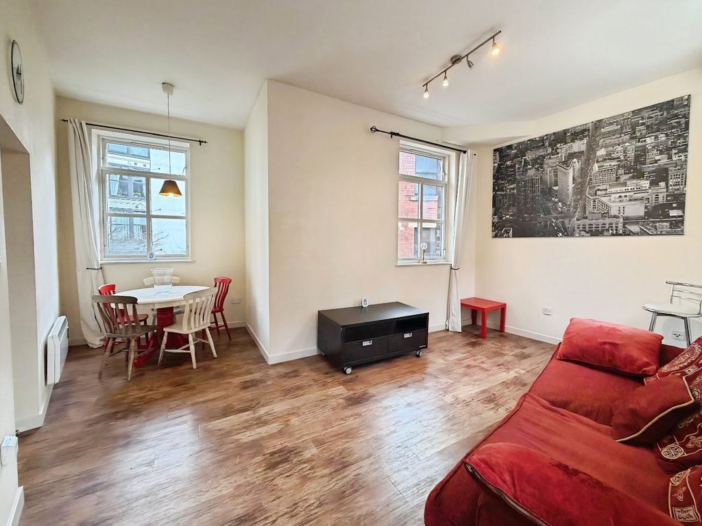 Property photo 2 of 8 Picture No. 25