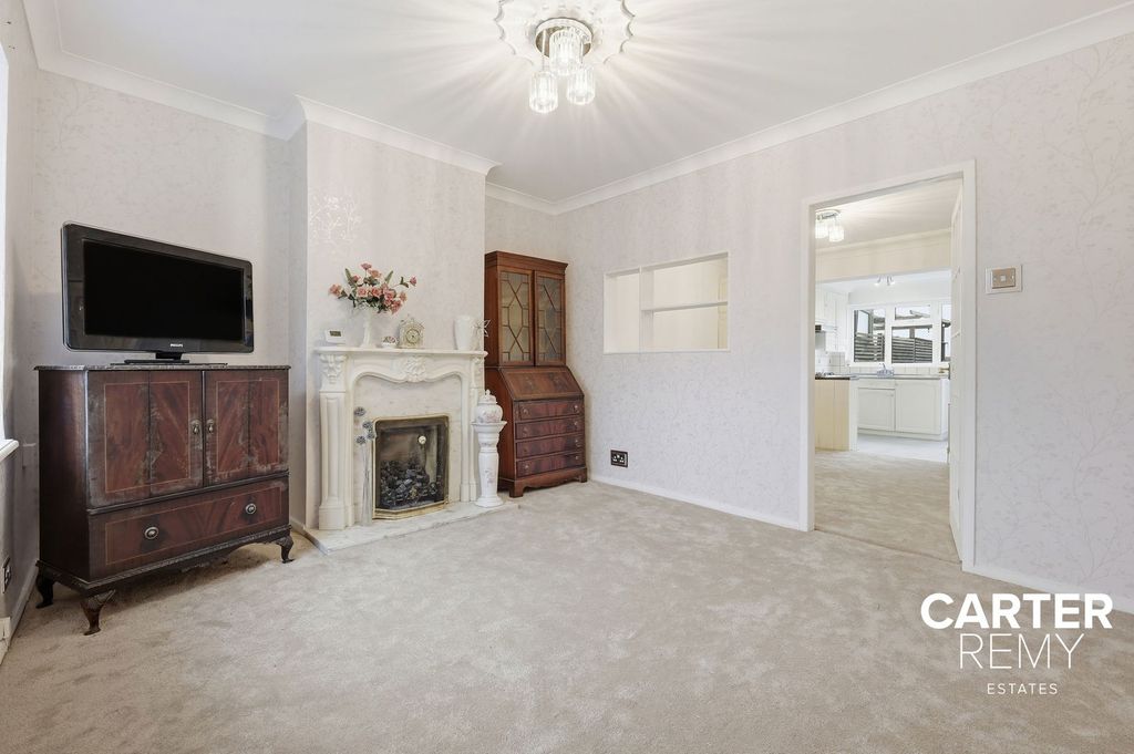 Property photo 3 of 20