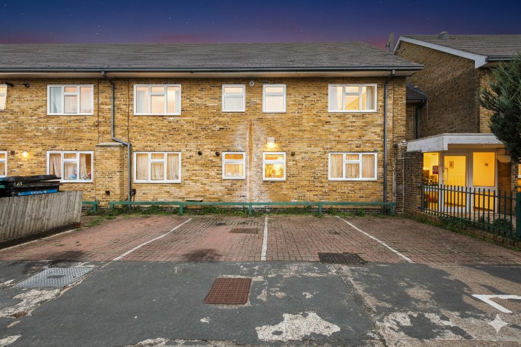 Property photo 3 of 8