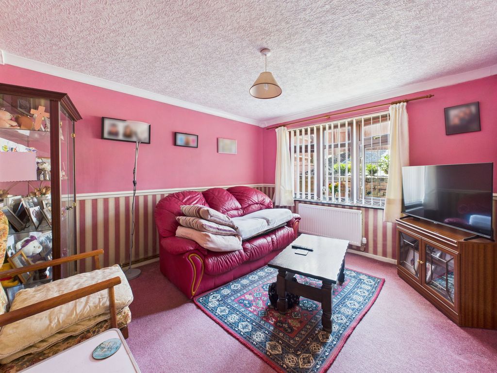 Property photo 2 of 9