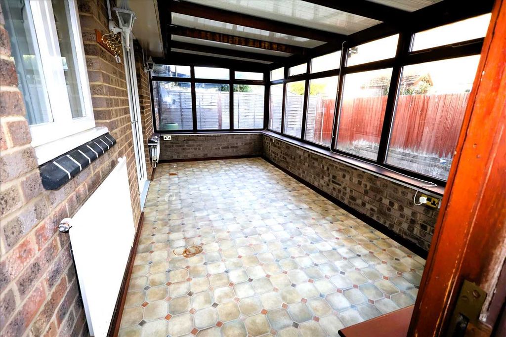 Property photo 3 of 9 Conservatory