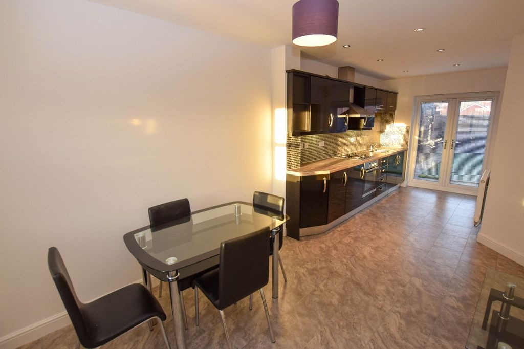 Property photo 3 of 12 Photo 1