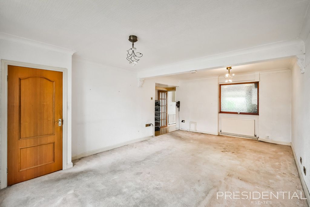 Property photo 2 of 25