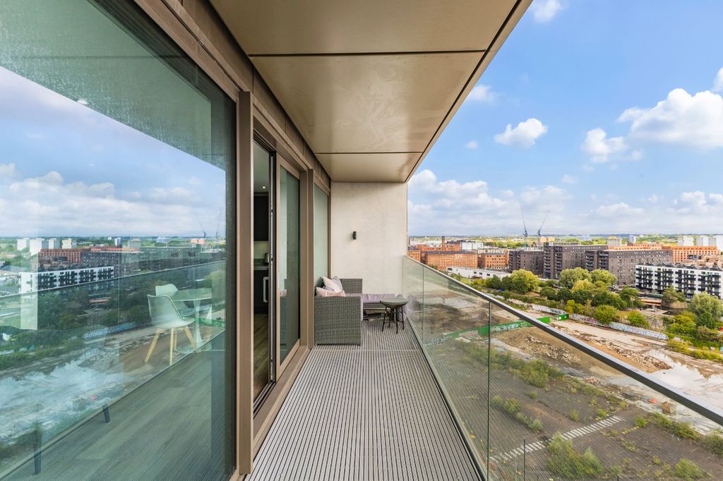 Property photo 1 of 16 Balcony