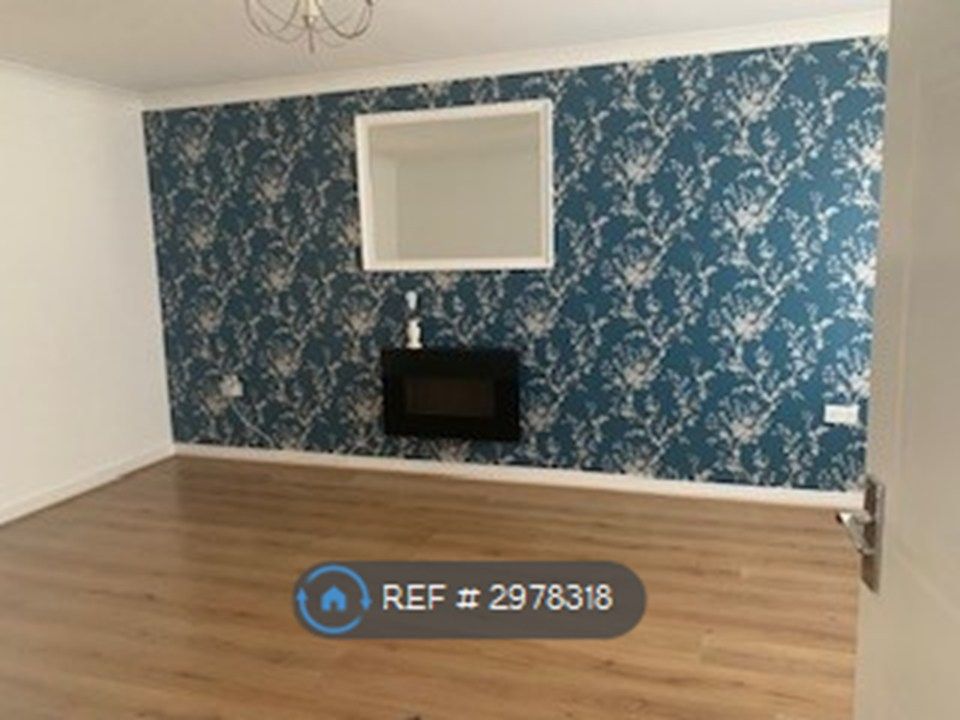 Property photo 3 of 13 Living Room 2