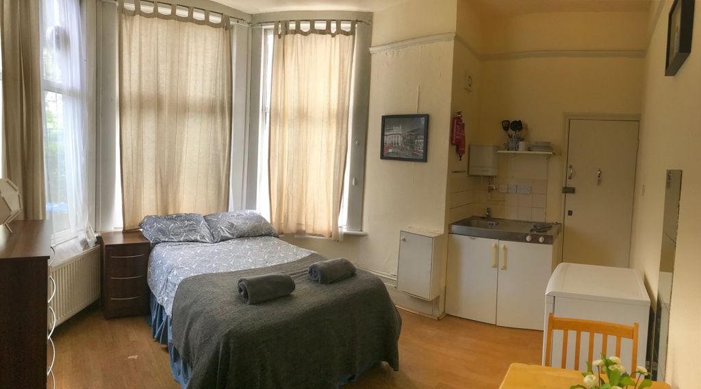 Property photo 1 of 5