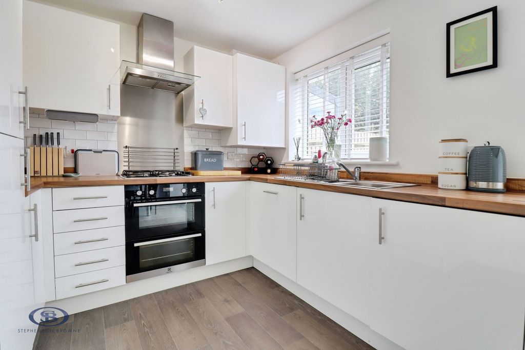 Property photo 2 of 20 Pbox-Img.Jpg