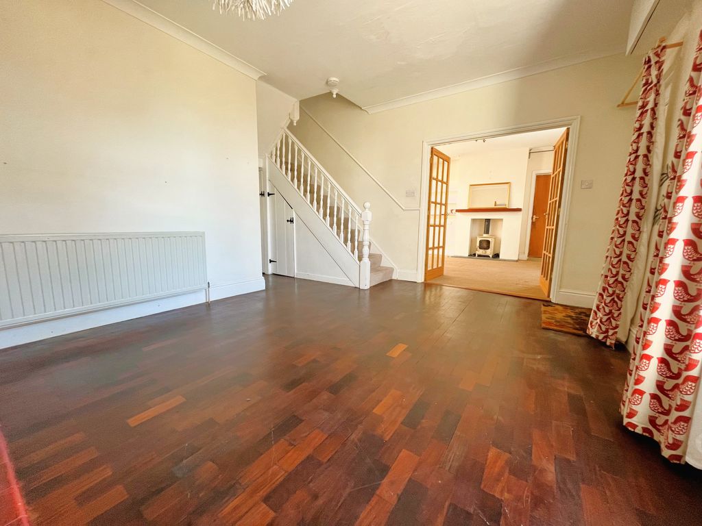 Property photo 3 of 21