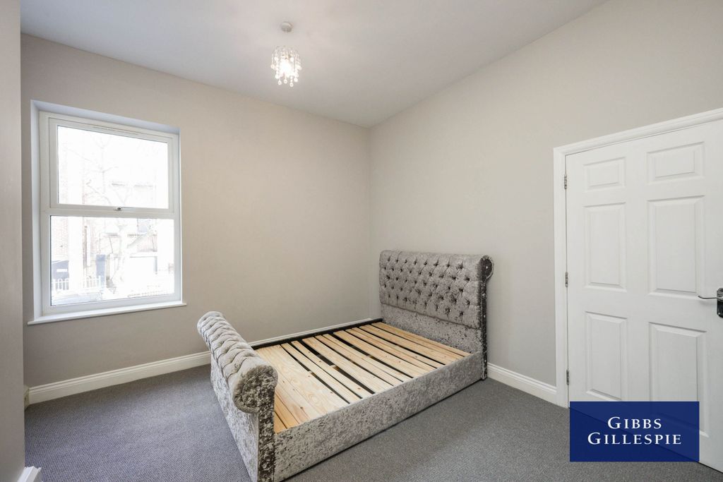 Property photo 2 of 11 2