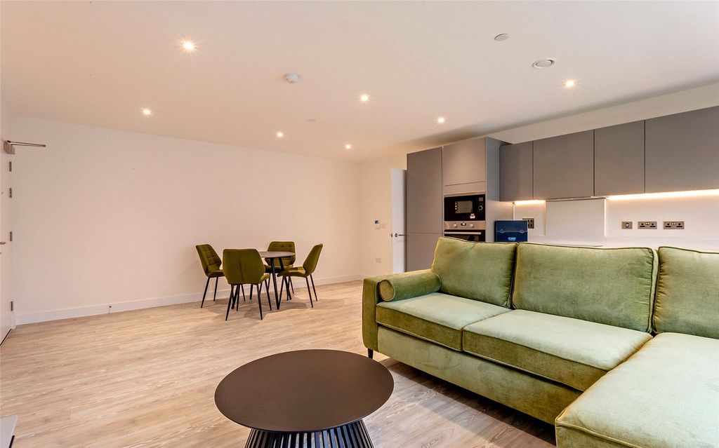 Property photo 2 of 9 Kitchen/Living