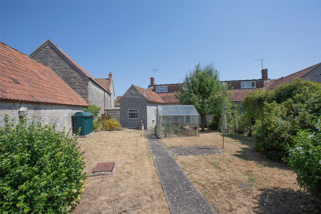 Property photo 3 of 16 Picture No. 23