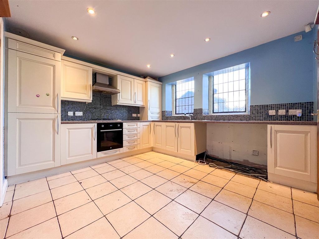 Property photo 3 of 20 Breakfast Kitchen