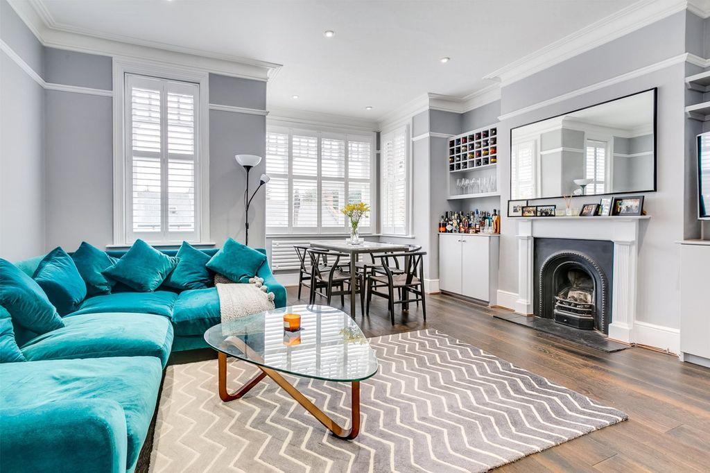 Property photo 2 of 8 Picture No. 12