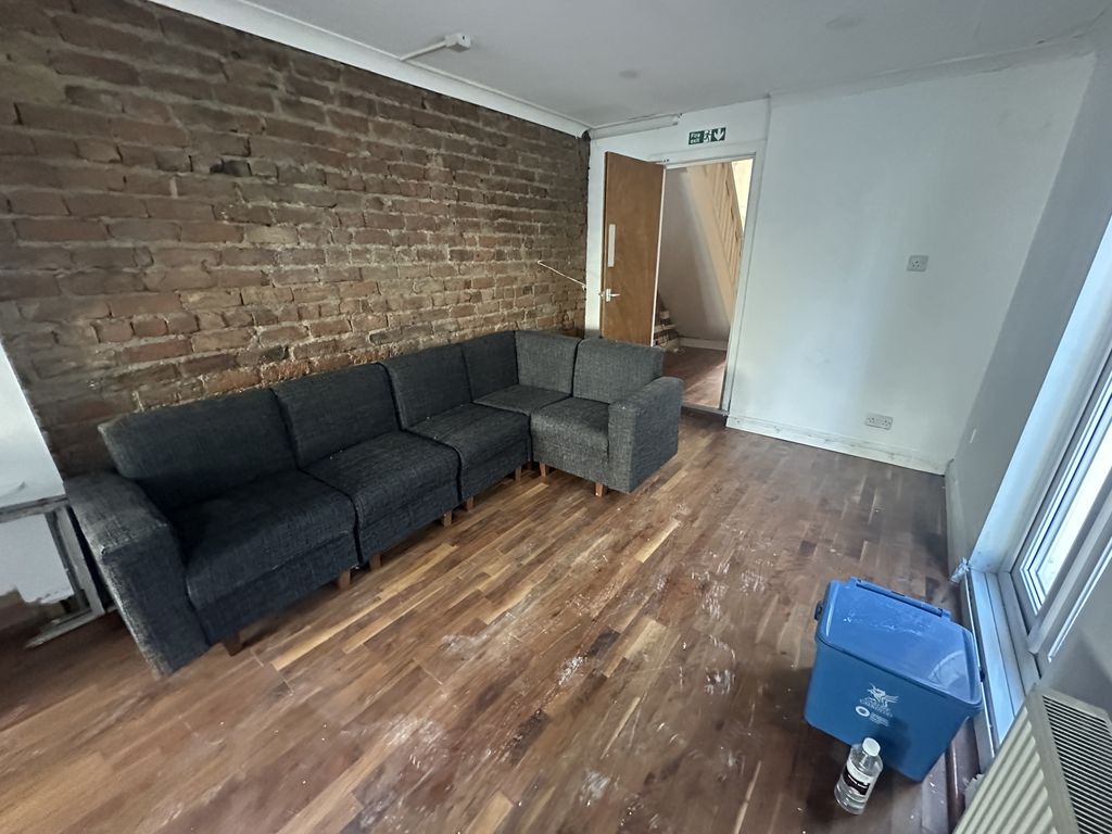Property photo 1 of 10 6 Bed - Terraced House To Rent Alfred Street, Cardiff Cf24