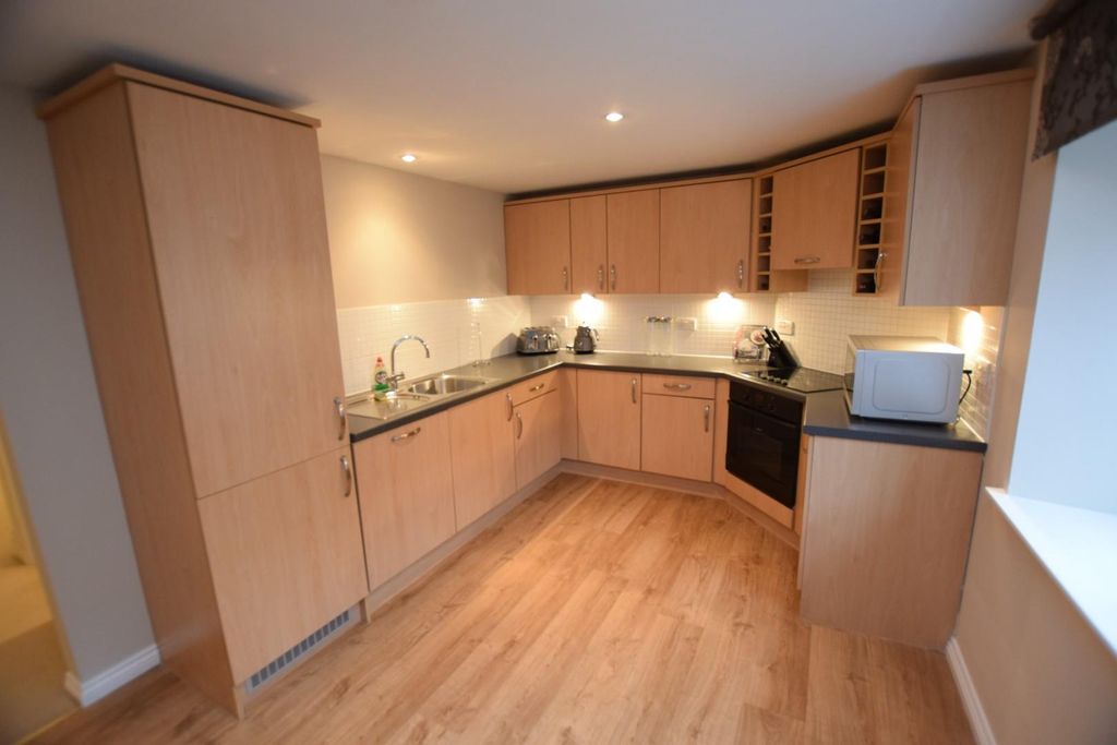 Property photo 2 of 23