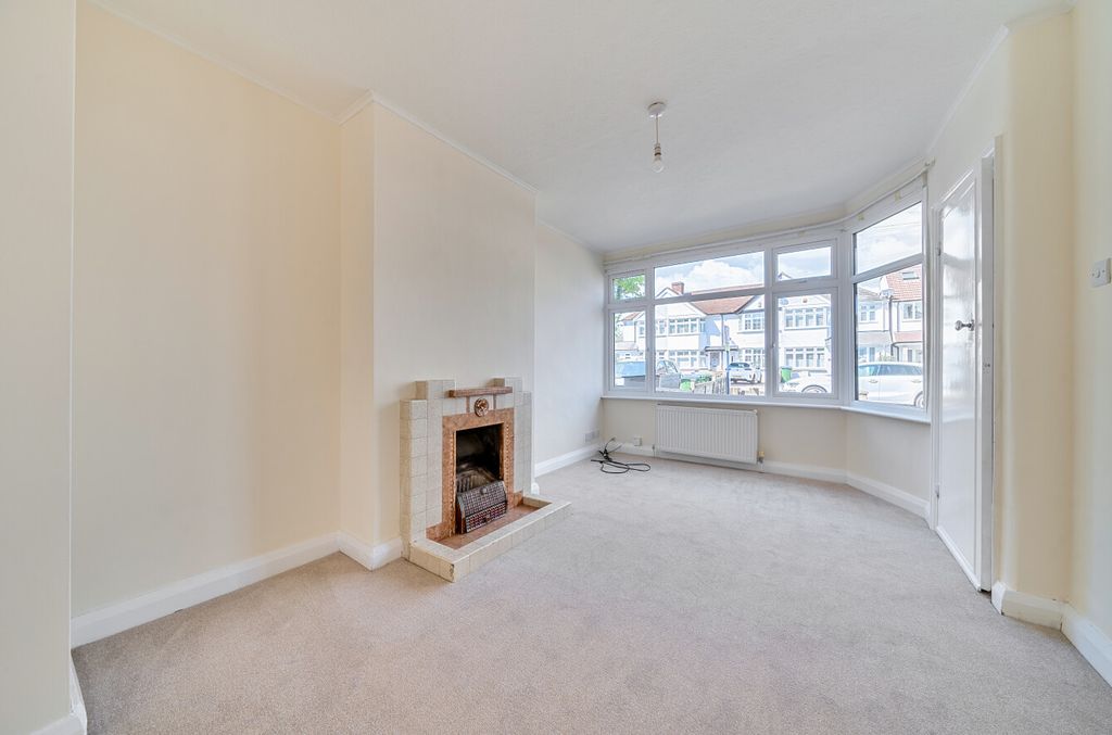 Property photo 2 of 14 Lounge1