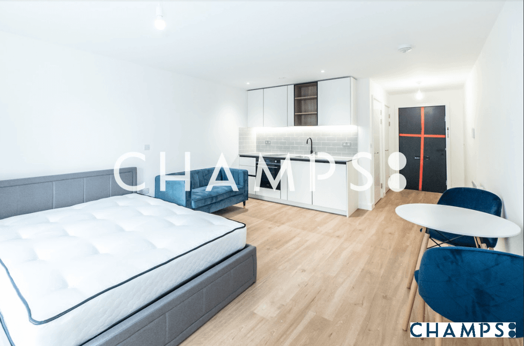 Property photo 1 of 14 Studio To Lent