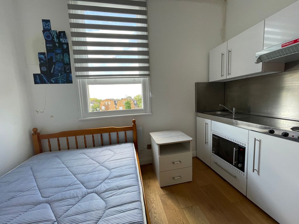 Property photo 1 of 3