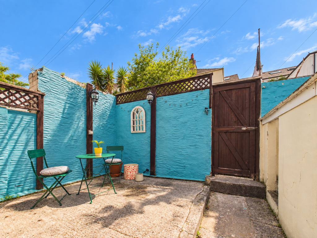 Property photo 2 of 23