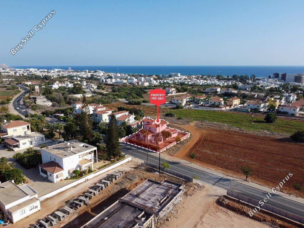 Property photo 2 of 23