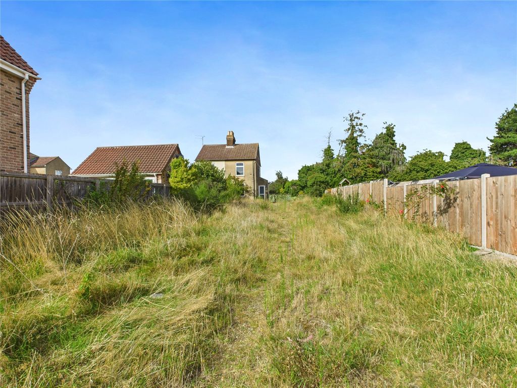 Property photo 3 of 8 Picture No. 04