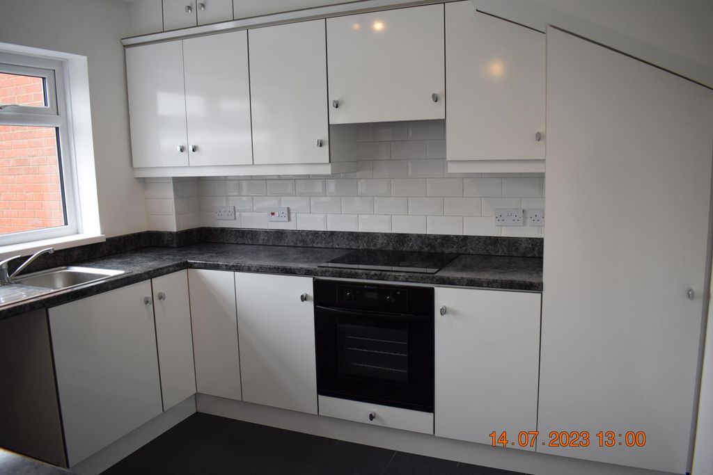 Property photo 2 of 24 Kitchen