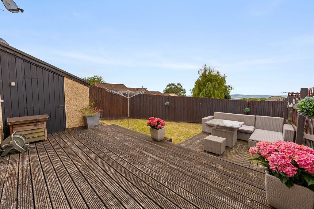Property photo 2 of 24