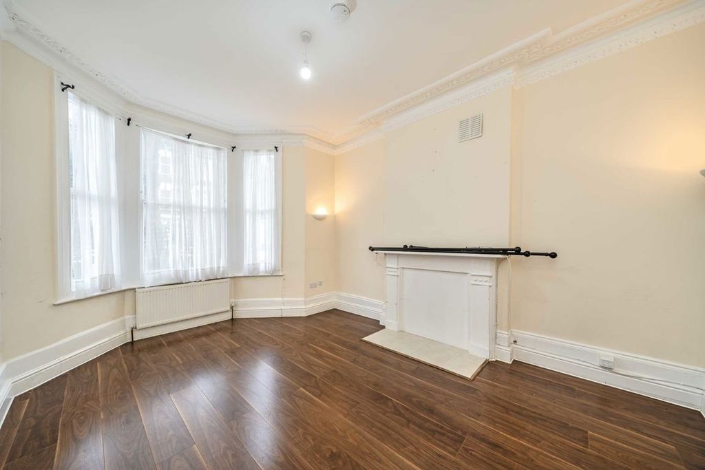 Property photo 2 of 5