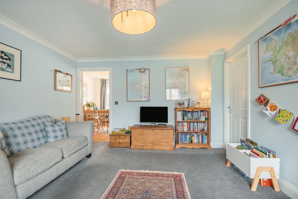 Property photo 3 of 21