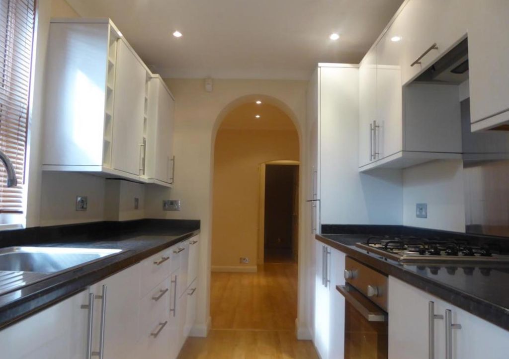 Property photo 1 of 6 Kitchen 2.Png