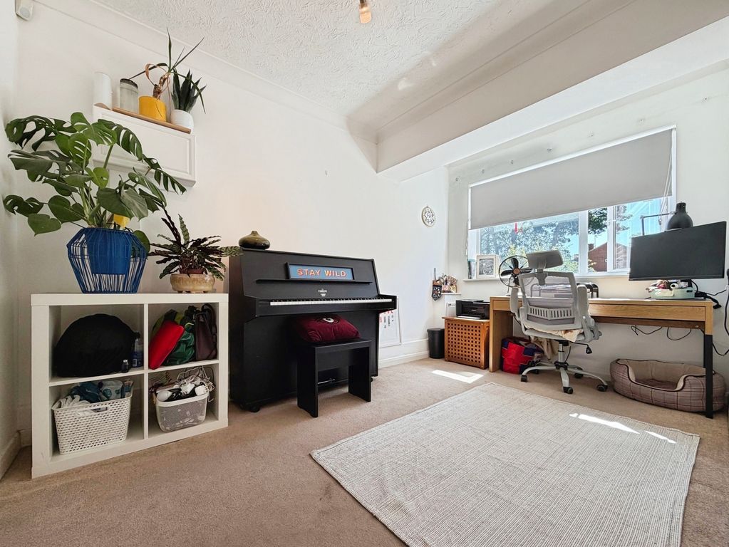 Property photo 3 of 12 Pbox-Img.Jpg