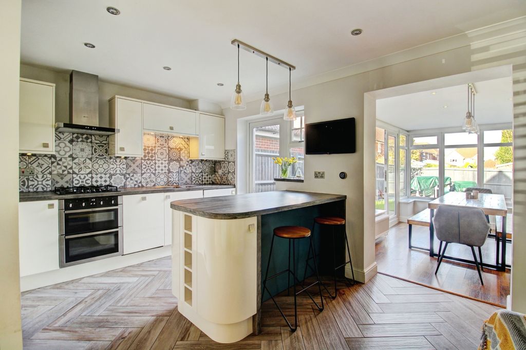 Property photo 3 of 24 Kitchen To Conservatory