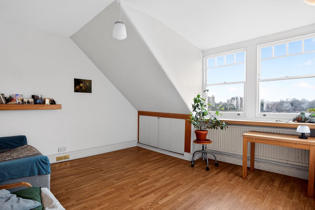 Property photo 2 of 25 Sitting Room