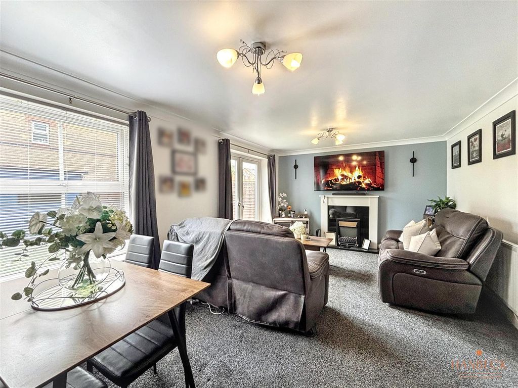 Property photo 3 of 19 Img_8640_Blurred.Jpg