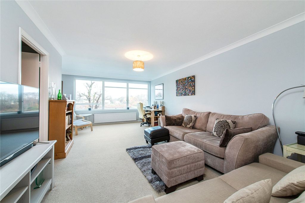 Property photo 2 of 12 Picture No. 27