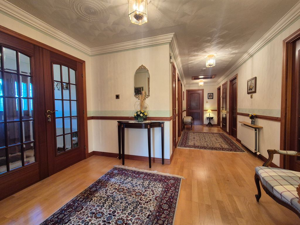 Property photo 2 of 30