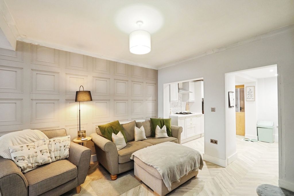 Property photo 2 of 17 Lounge/Diner