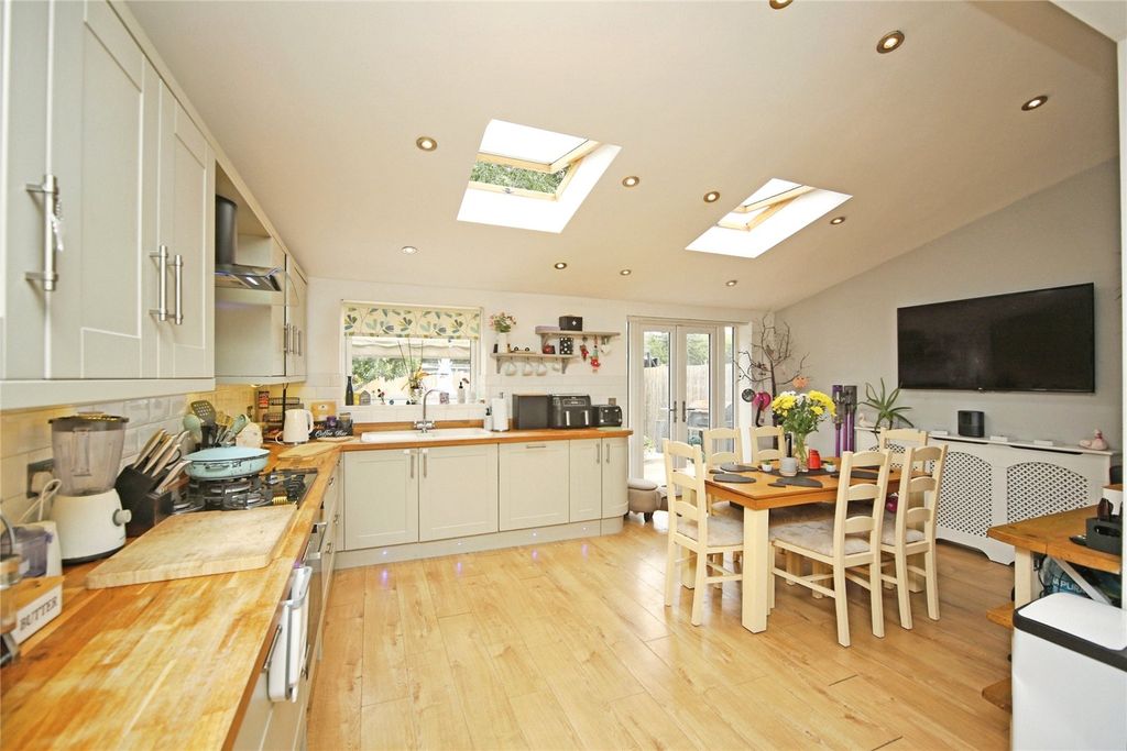 Property photo 3 of 39 Picture No. 12