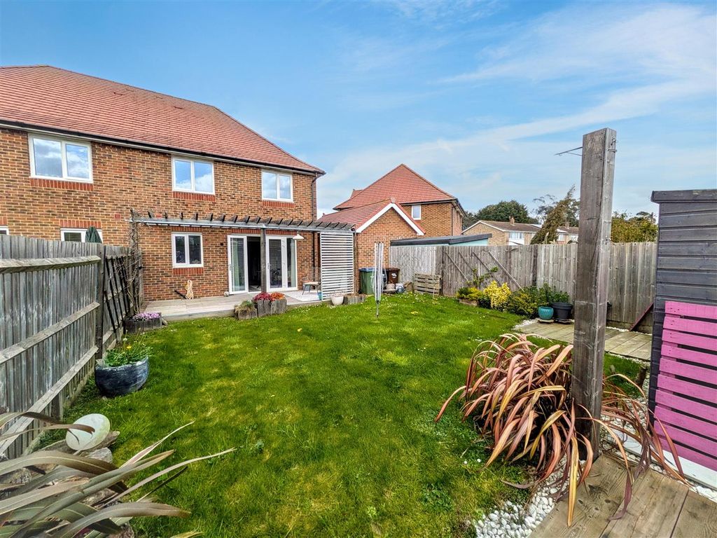 Property photo 3 of 17 Rear Garden 2 New.Jpg