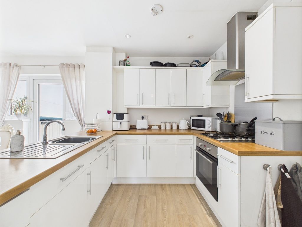 Property photo 2 of 16 4231892