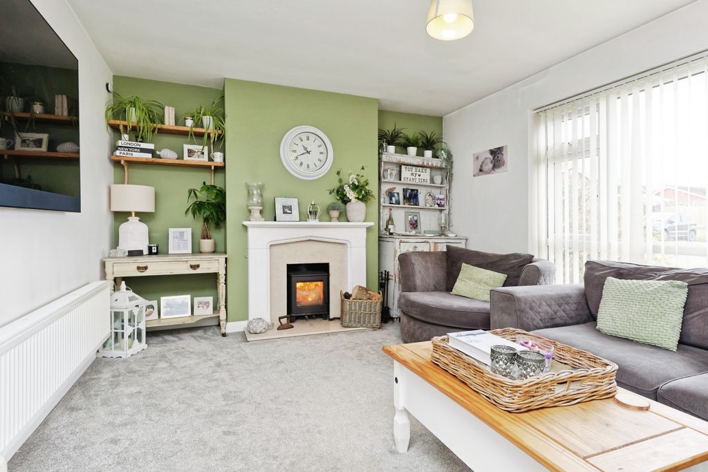 Property photo 2 of 20 Lounge