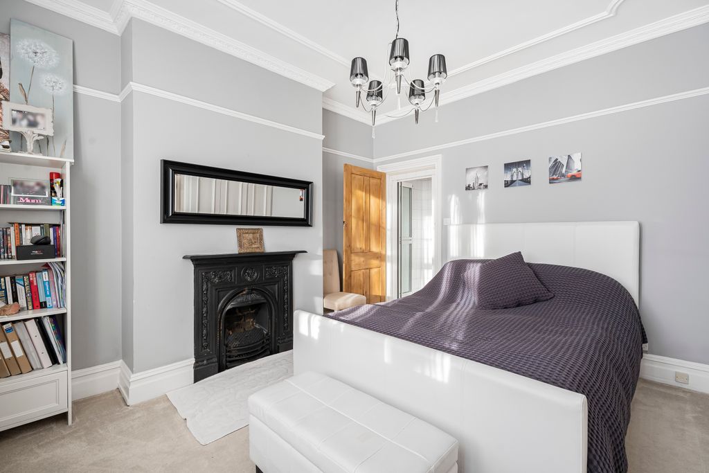 Additional image 17 of 5 bed semi-detached house for saleDryden Road, Enfield EN1