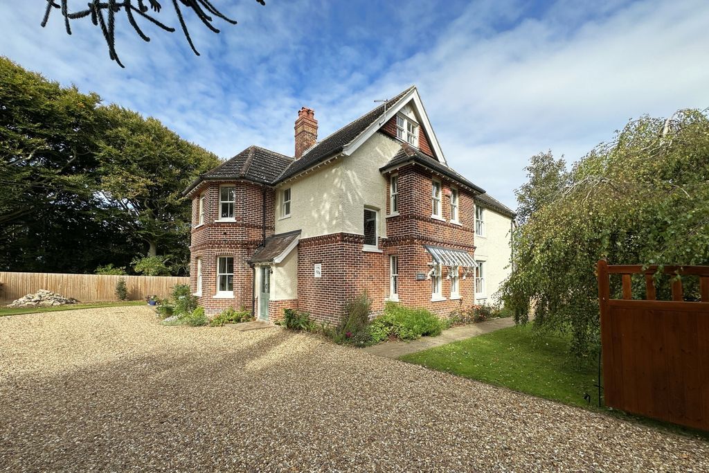 Property photo 1 of 35 Photo 29