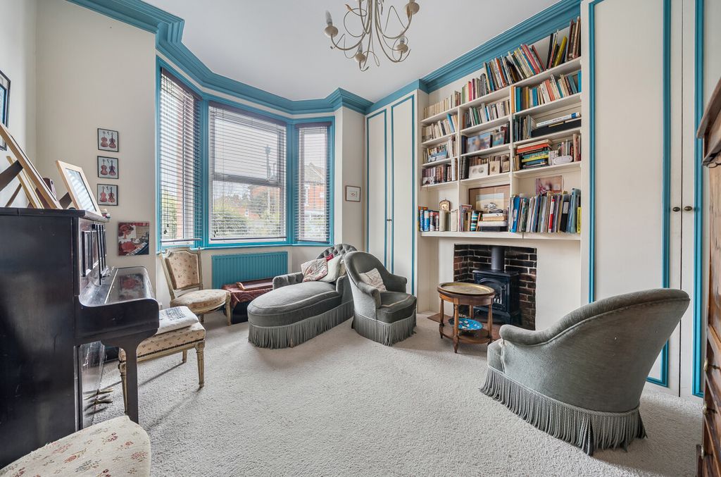 Property photo 2 of 15 1407063-25-697Cf0...