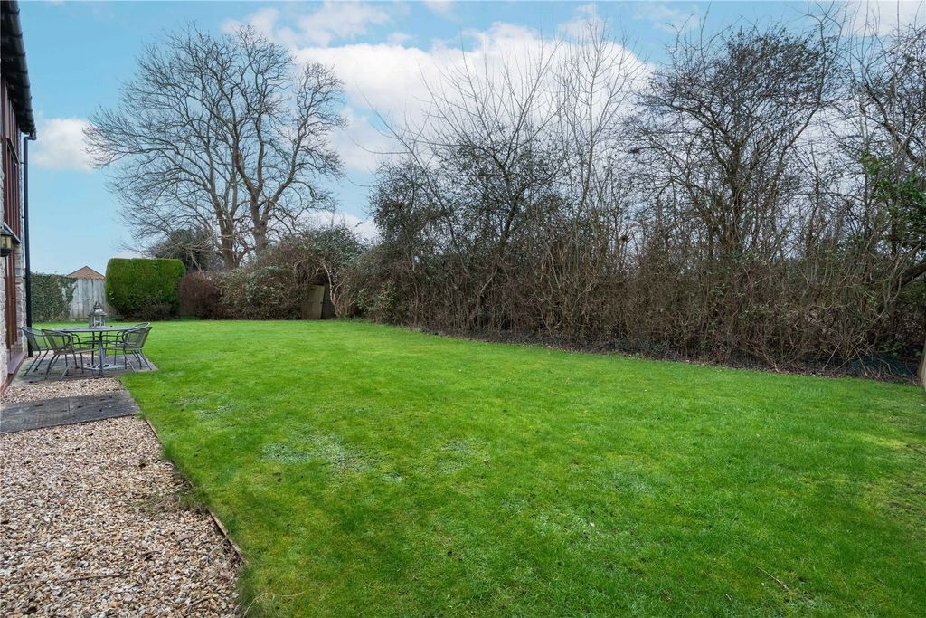 Property photo 3 of 18 Picture No. 02
